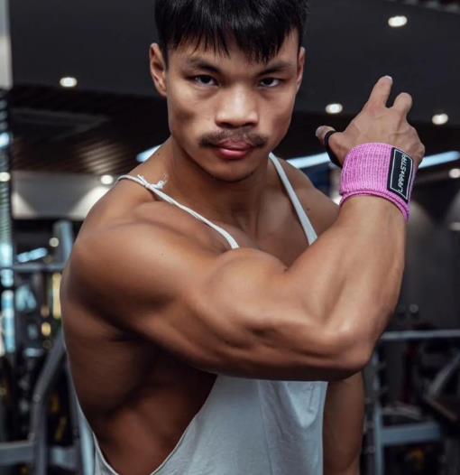 嘴哥：本名李文龙